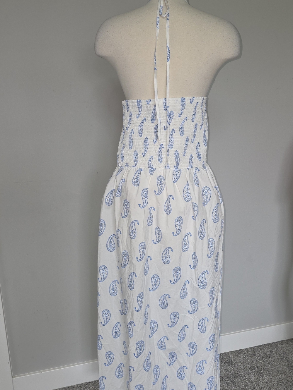 Universal Thread White Maxi Halter Dress with Blue Paisley Plus Size 4X - Picture 10 of 16